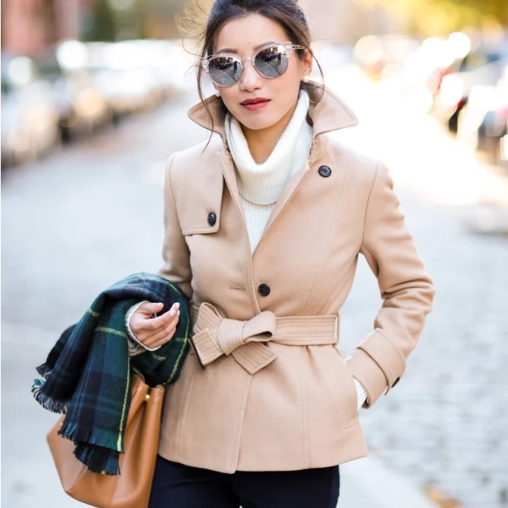 Banana Republic Women's Melton Short Italian Wool Camel Trench Coat size 10P - Picture 15 of 15